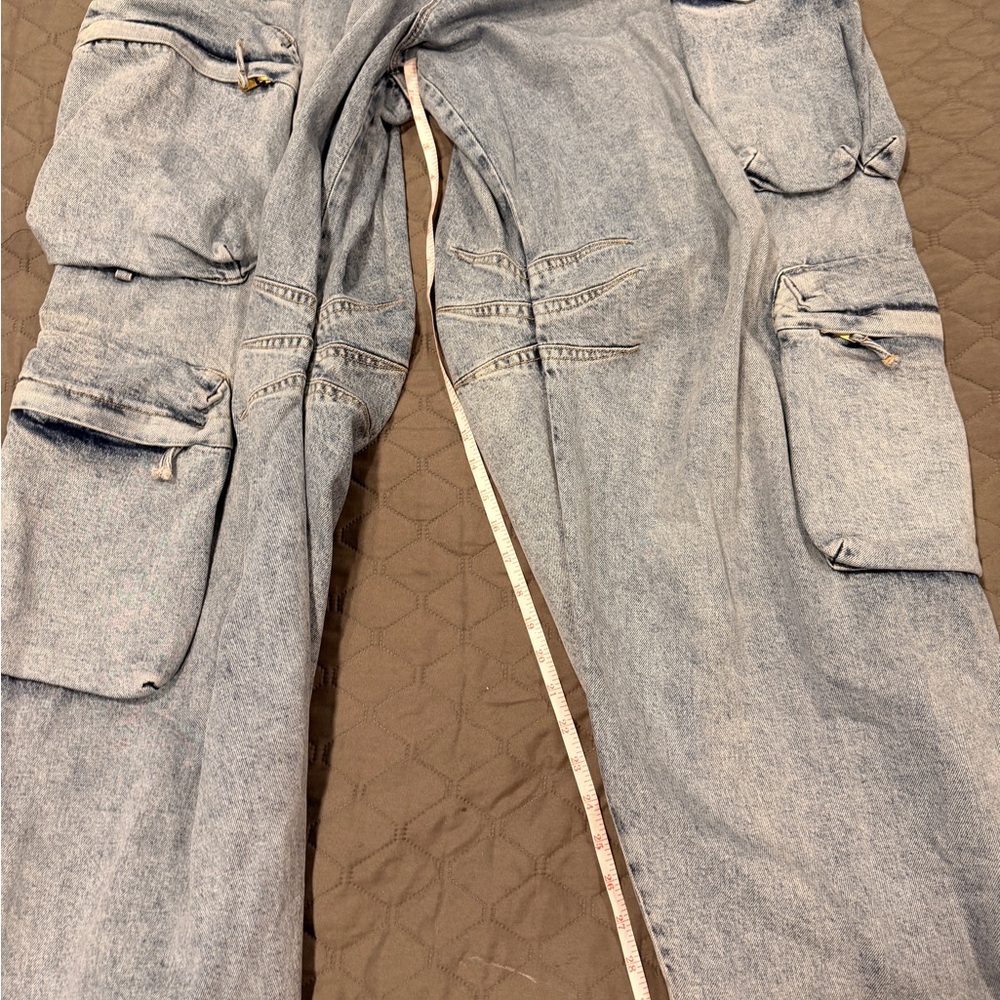 Good American Cargo Pants: Tall Girl Friendly! - Picture 4 of 6